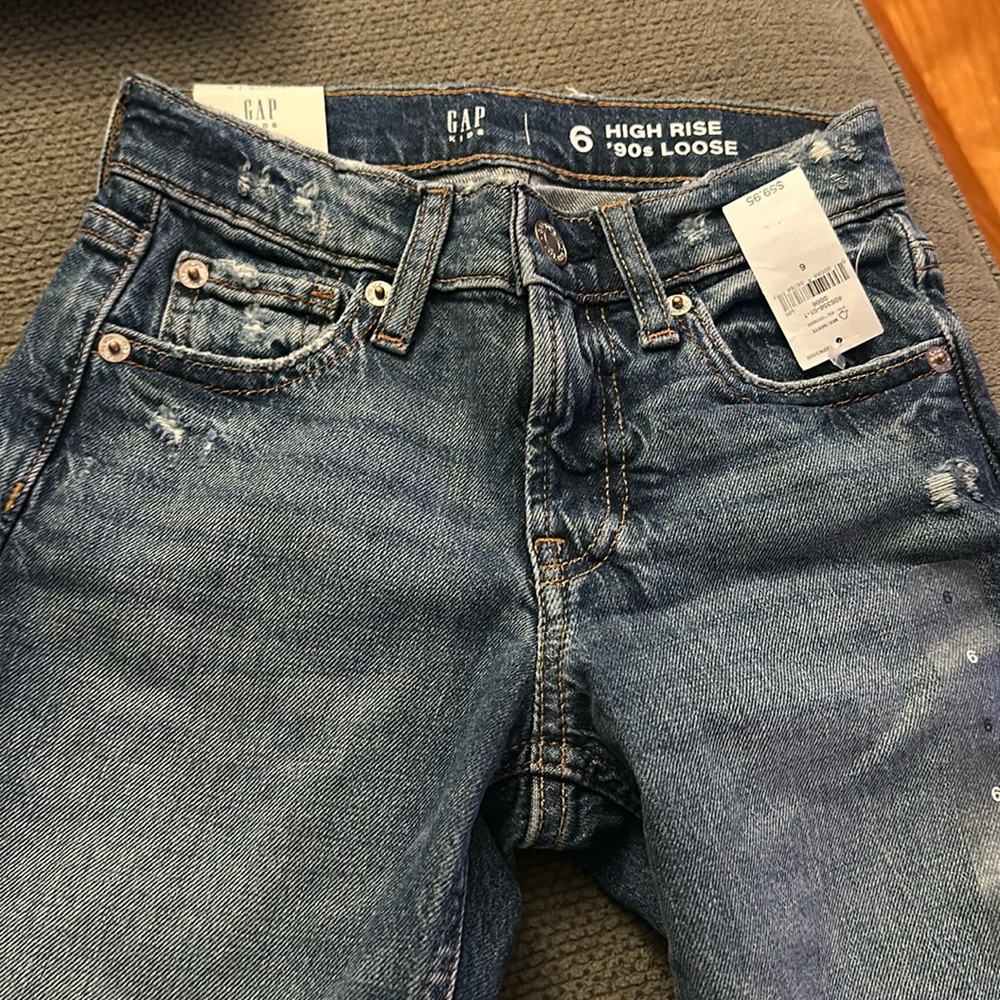GAP NWT High rise 90’s loose Size 6